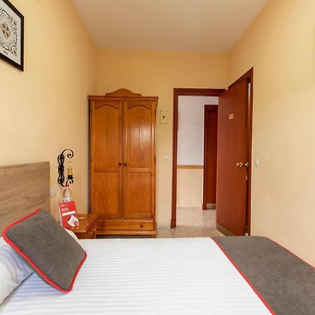 Oyo Hostal El Paisano Utrera Buitenkant foto