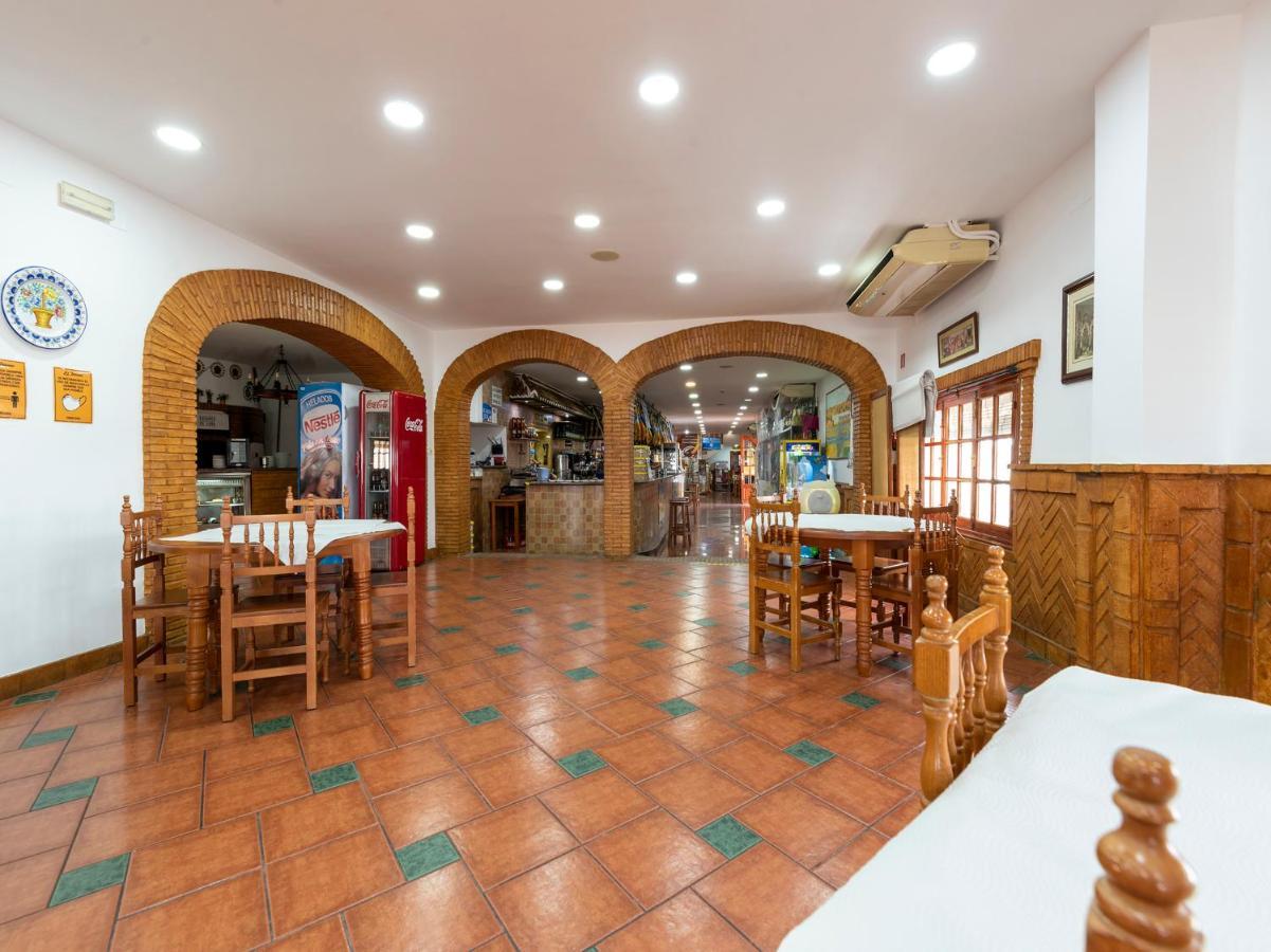Oyo Hostal El Paisano Utrera Buitenkant foto