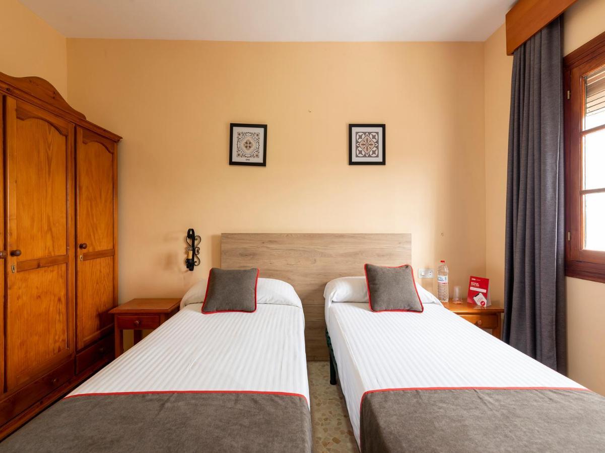 Oyo Hostal El Paisano Utrera Buitenkant foto