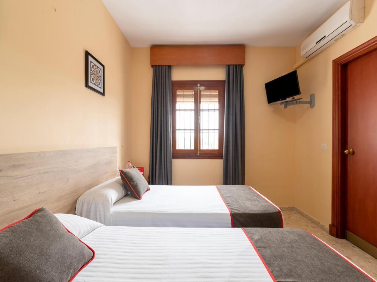 Oyo Hostal El Paisano Utrera Buitenkant foto