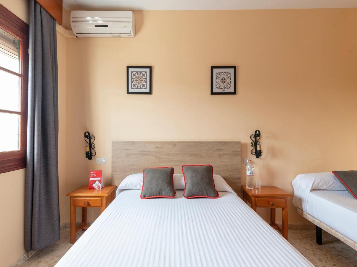 Oyo Hostal El Paisano Utrera Buitenkant foto