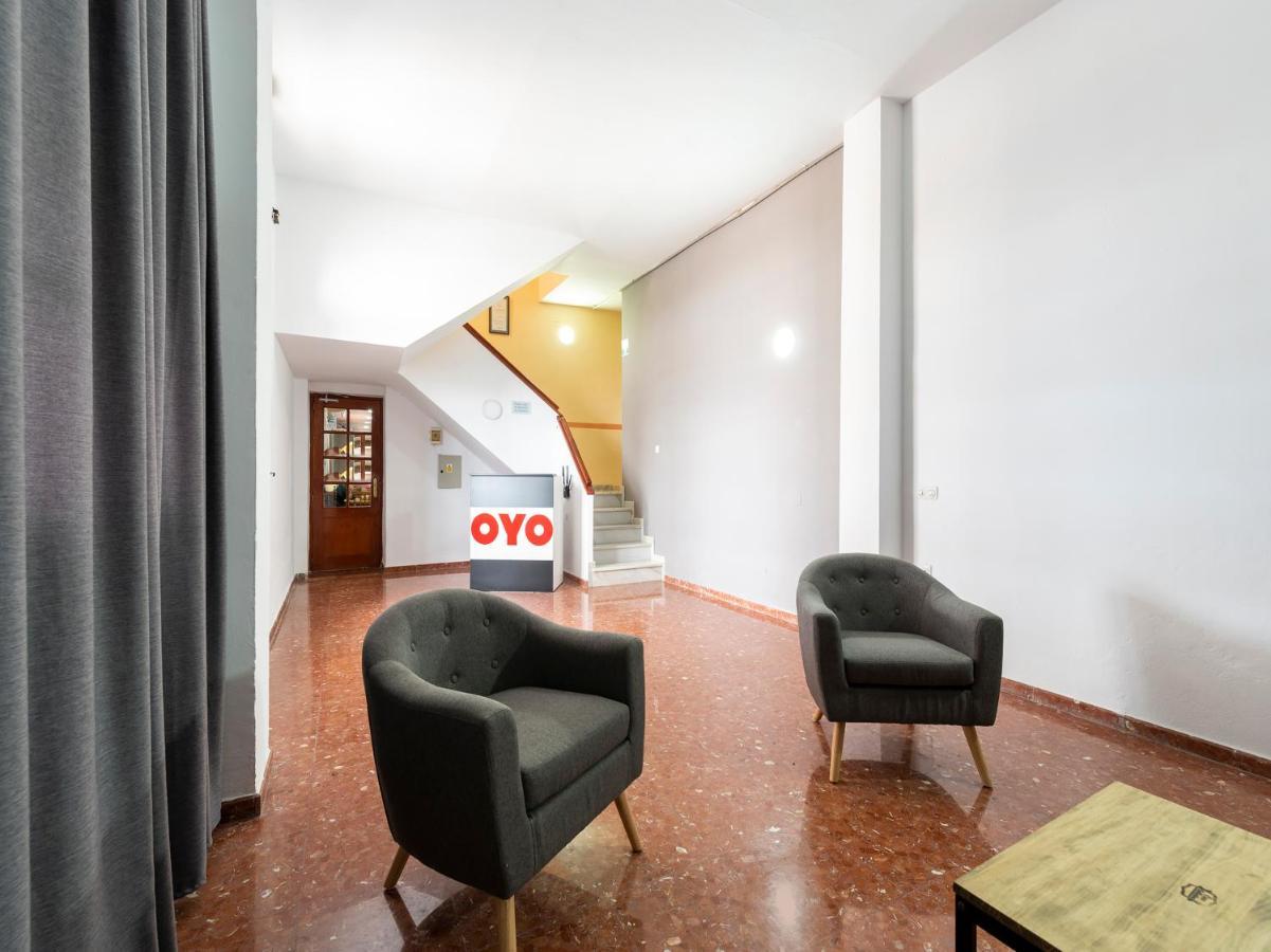 Oyo Hostal El Paisano Utrera Buitenkant foto