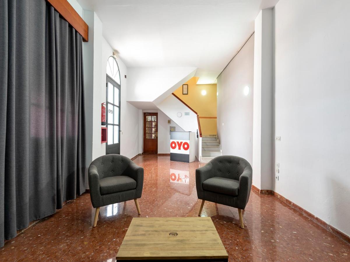 Oyo Hostal El Paisano Utrera Buitenkant foto