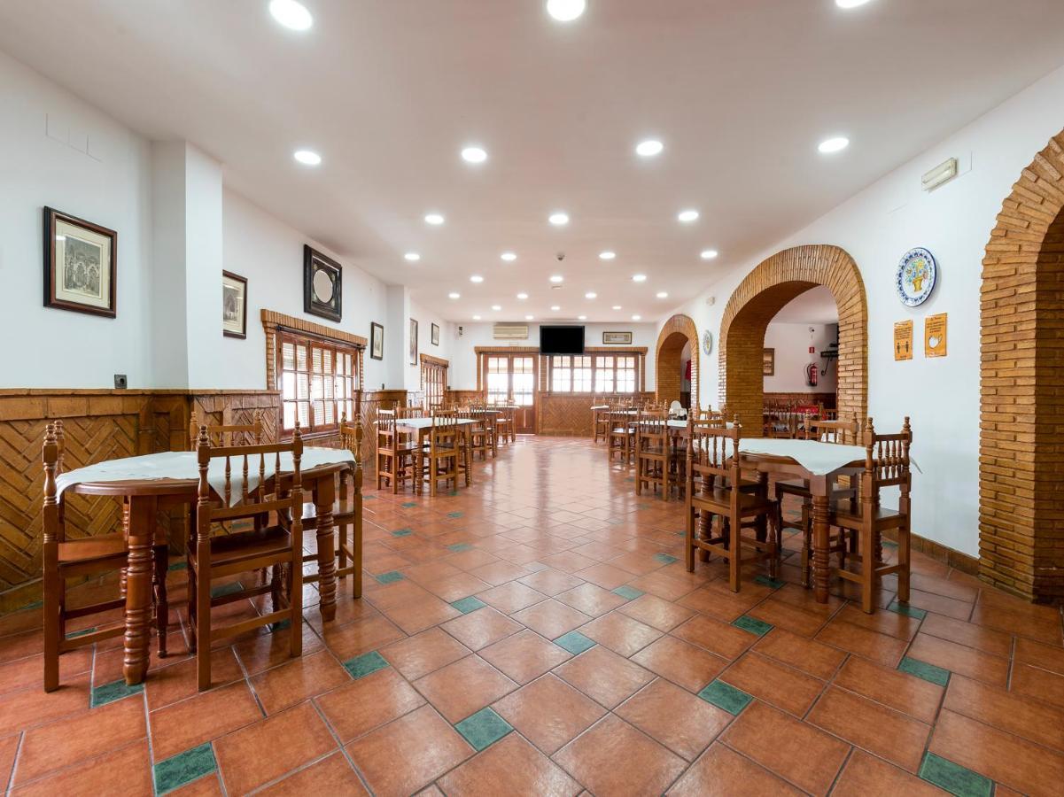 Oyo Hostal El Paisano Utrera Buitenkant foto