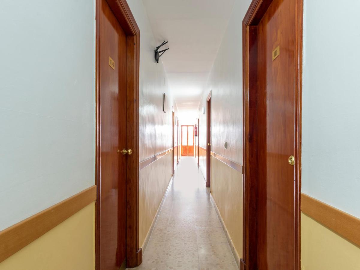 Oyo Hostal El Paisano Utrera Buitenkant foto